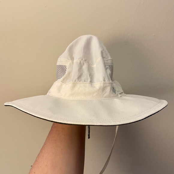 Columbia Sun Hat W/ Cord String - Picture 6 of 6